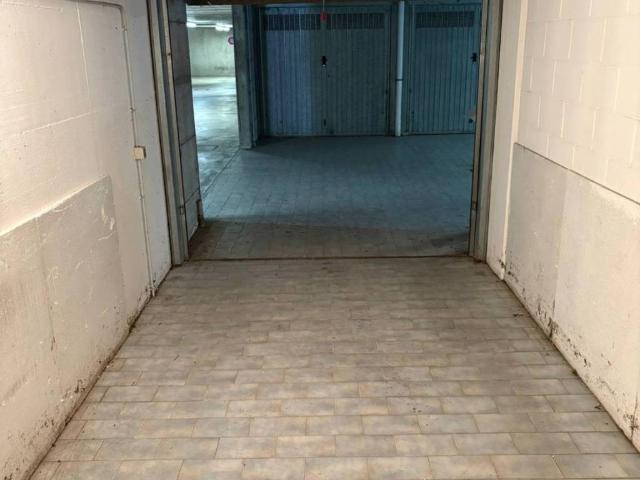 Box in vendita a Cernusco Sul Naviglio, Lombardia