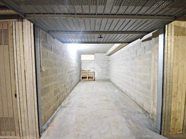 Box in vendita a Cernusco Sul Naviglio, Lombardia
