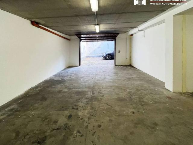 Box in vendita a Cernusco Sul Naviglio, Lombardia