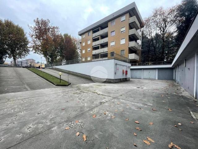 Box in vendita a Cernusco Sul Naviglio, Lombardia