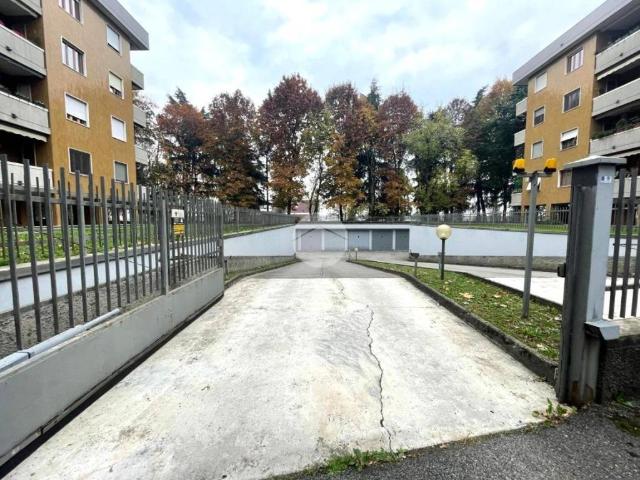Box in vendita a Cernusco Sul Naviglio, Lombardia