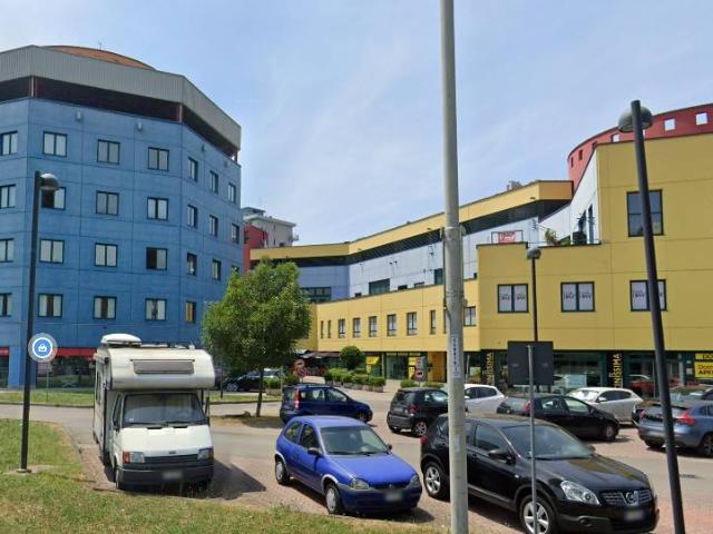 Box in vendita a Cernusco Sul Naviglio, Lombardia