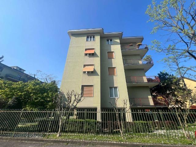 Box in vendita a Cernusco Sul Naviglio, Milano