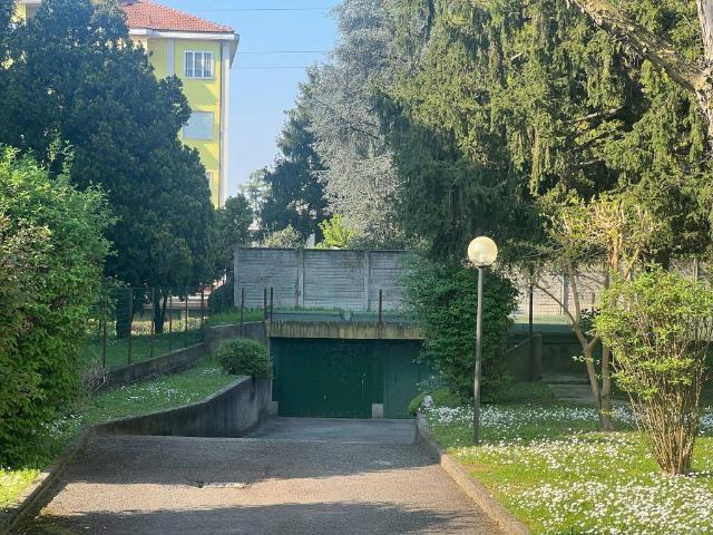 Box in vendita a Cernusco Sul Naviglio, Lombardia