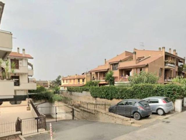 Box in vendita a Poggio dell'Asino, Roma Capitale