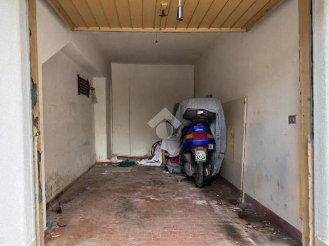 Box in vendita a Poggio dell'Asino, Roma Capitale
