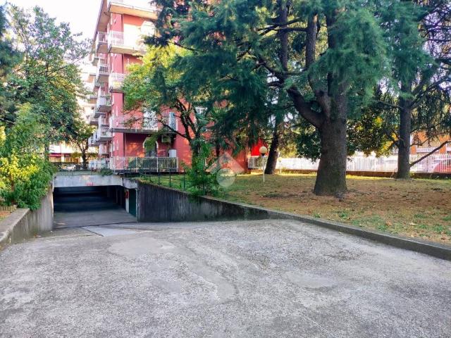 Box in vendita a Quartiere Giardino, Cesano Boscone