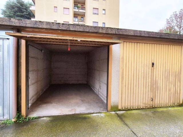 Box in vendita a Molinello, Cesano Maderno