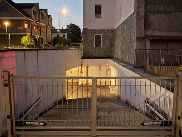 Box in vendita a Cesate, Lombardia