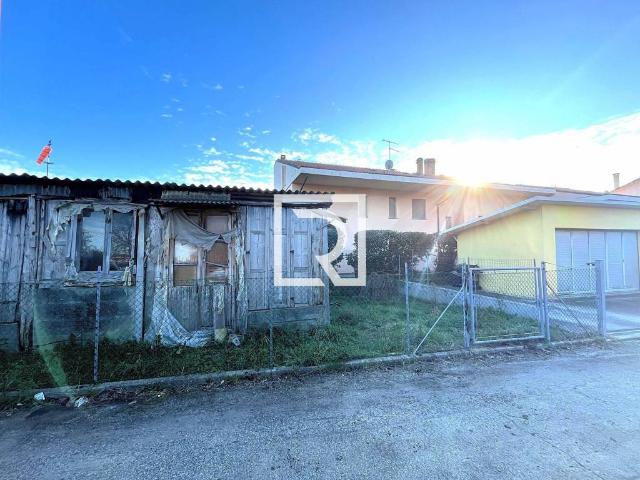 Box in vendita a Unione dei comuni Valle del Savio, Cesenà