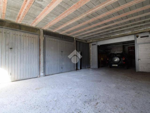 Box in vendita a Merlin, Chatillon