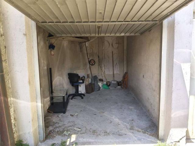 Box in vendita a Merlin, Chatillon