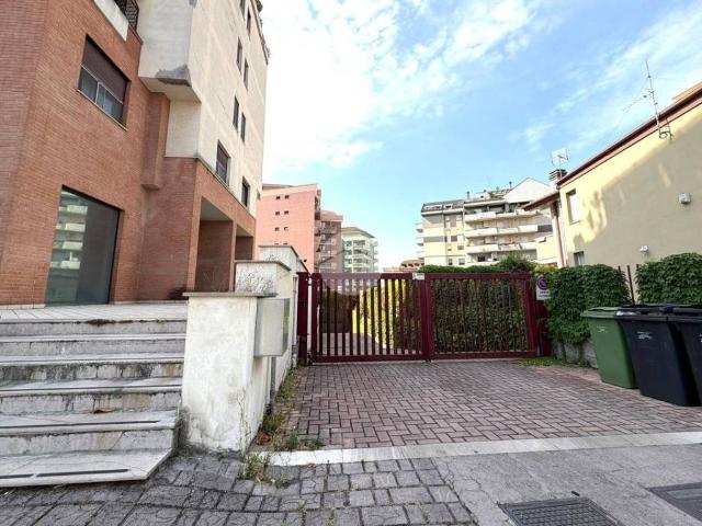 Box in vendita a Chieti Scalo, Chieti