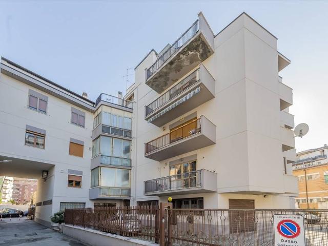 Box in vendita a Chieti Scalo, Chieti