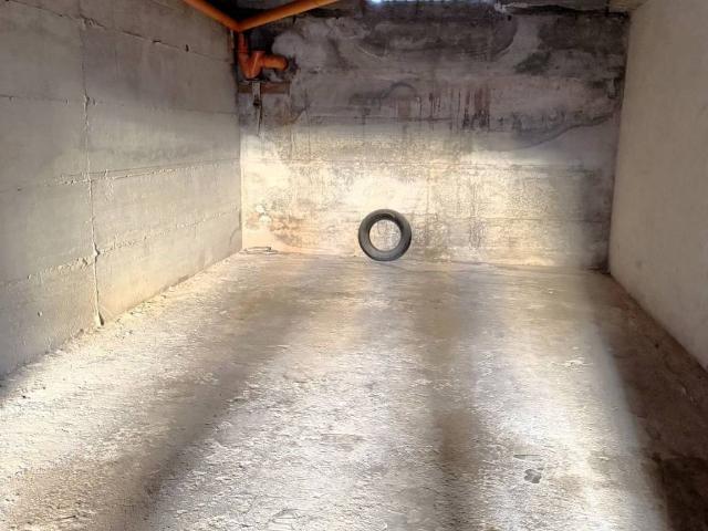 Box in vendita a Cinisi, Sicilia