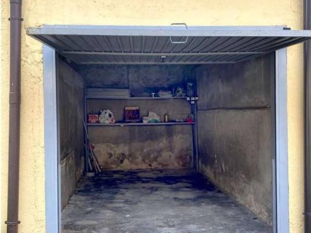 Box in vendita a Cislago, Lombardia