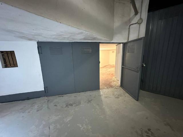 Box in vendita a Molinetto, Cogoleto
