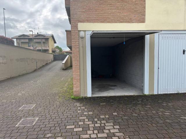 Box in vendita a Collecchio, Reggio Emilia