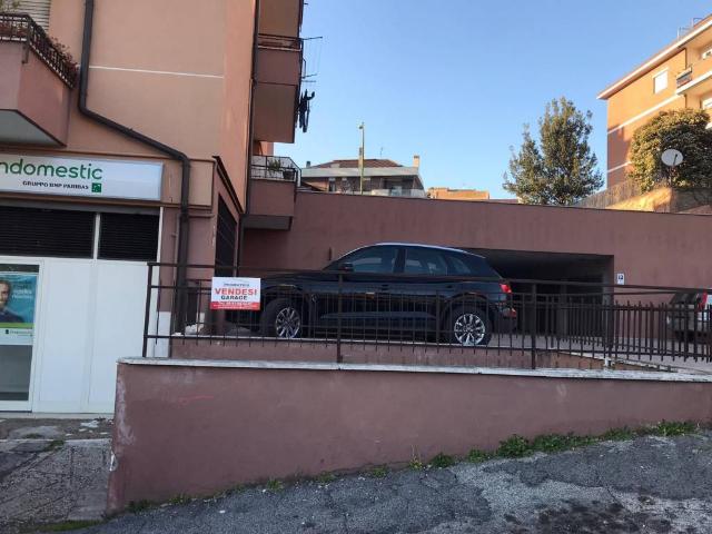 Box in vendita a Colle Sant'Antonino, Roma Capitale