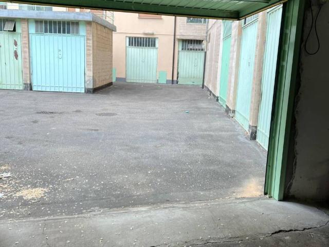 Box in vendita a Leumann, Piemonte