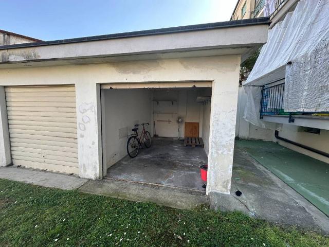 Box in vendita a Leumann, Piemonte