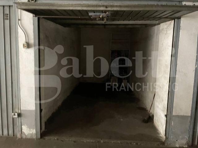 Box in vendita a Leumann, Piemonte