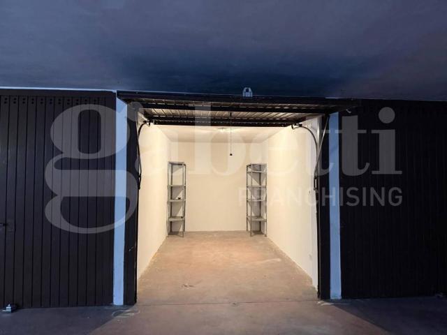 Box in vendita a Leumann, Piemonte
