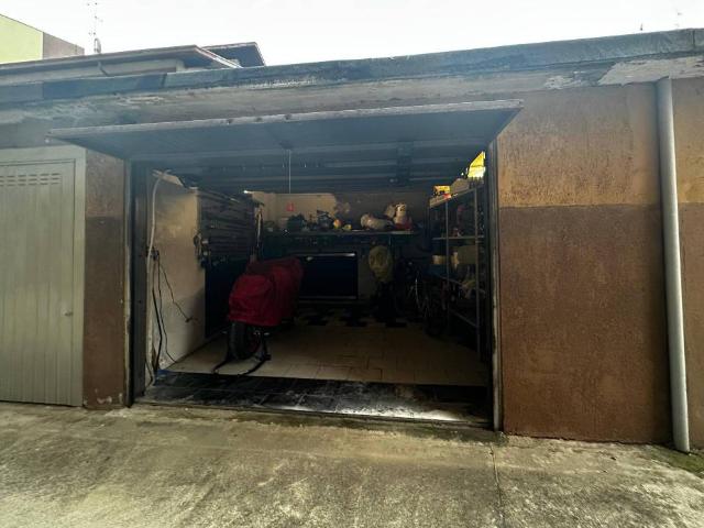 Box in vendita a Cologno Monzese, Lombardia