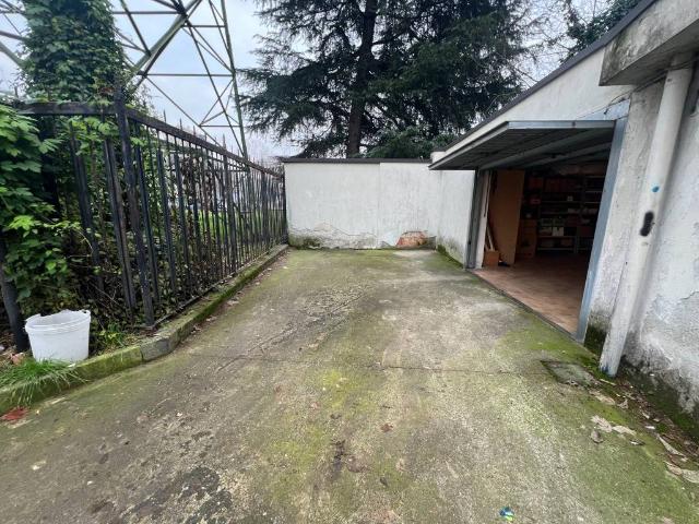 Box in vendita a San Giuliano Monzese, Cologno Monzese