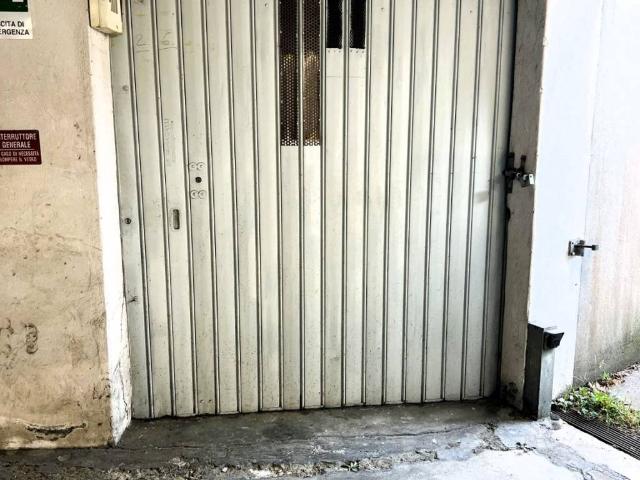 Box in vendita a San Giuliano Monzese, Cologno Monzese