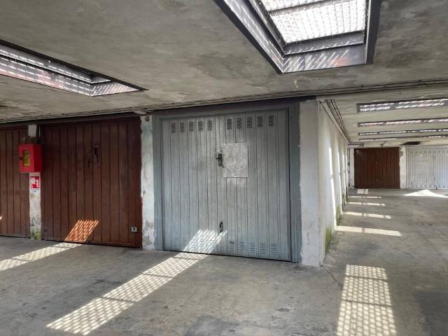 Box in vendita a San Giuliano Monzese, Cologno Monzese