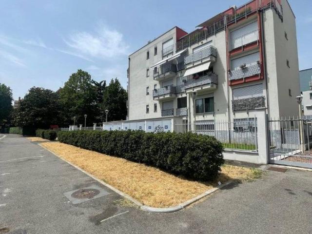 Box in vendita a San Giuliano Monzese, Cologno Monzese