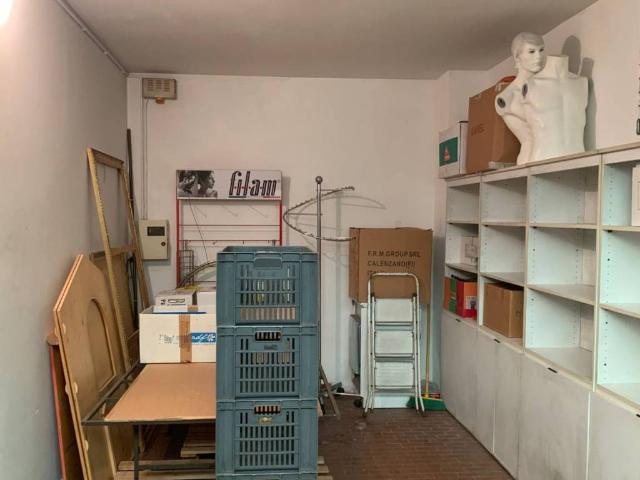 Box in vendita a Prestino, Como