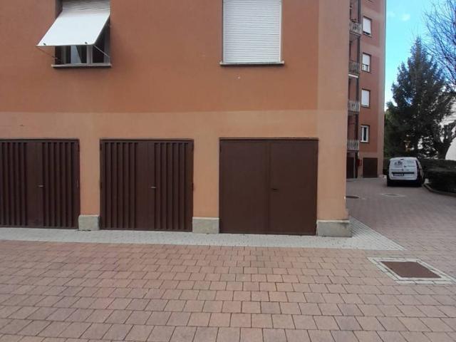 Box in vendita a Como, Lombardia