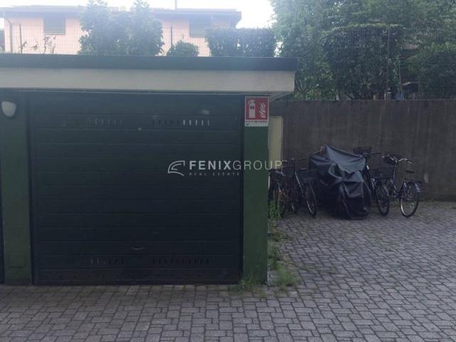 Box in vendita a Concorezzo, Monza-brianza