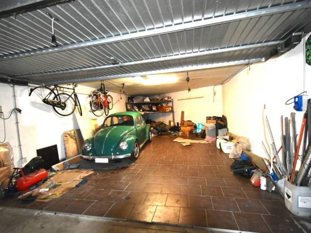 Box in vendita a Concorezzo, Monza-brianza