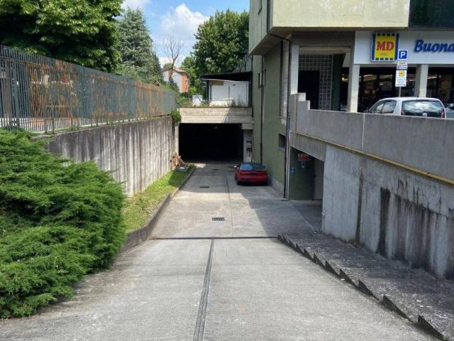 Box in vendita a Concorezzo, Lombardia