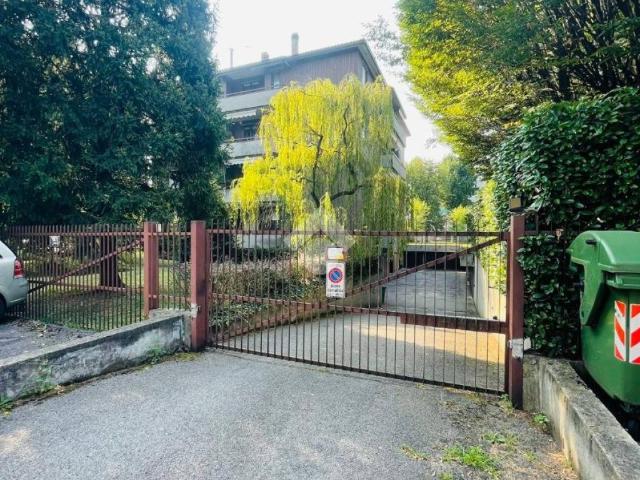 Box in vendita a Concorezzo, Monza-brianza