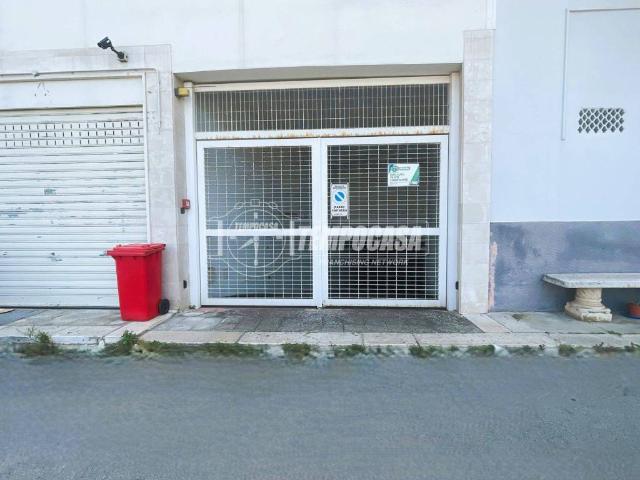 Box in vendita a Conversano, Bari