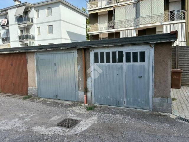 Box in vendita a Corbetta, Milano