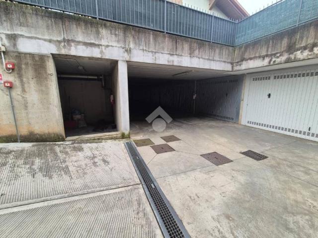 Box in vendita a Cornate D'adda, Lombardia