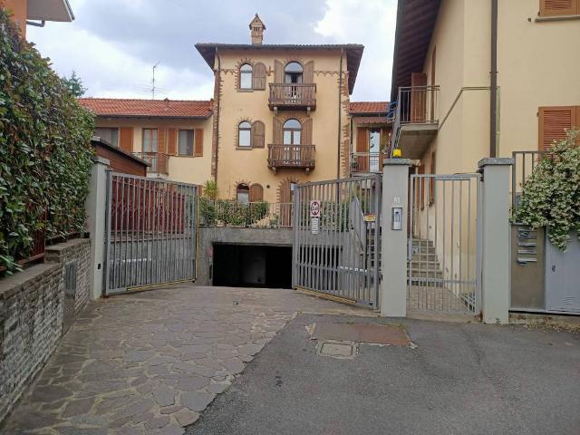Box in vendita a Cornate D'adda, Lombardia