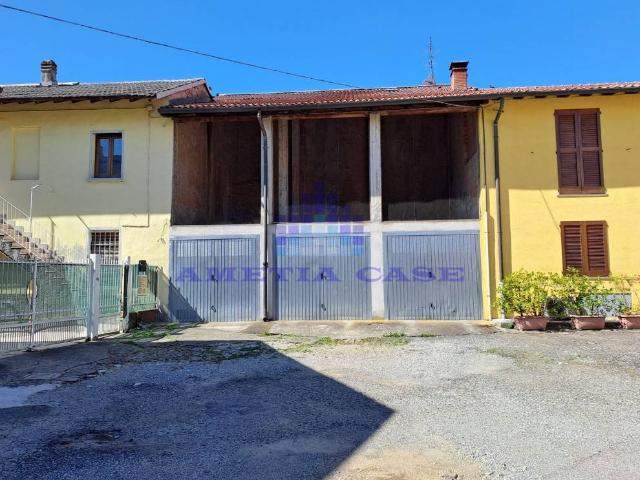 Box in vendita a Cornate D'adda, Lombardia