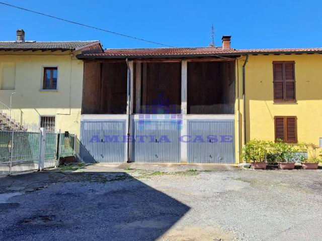 Box in vendita a Cornate D'adda, Lombardia