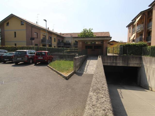 Box in vendita a Cornate D'adda, Lombardia