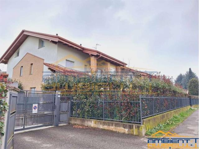 Box in vendita a Cornate D'adda, Lombardia