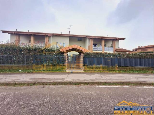 Box in vendita a Cornate D'adda, Lombardia