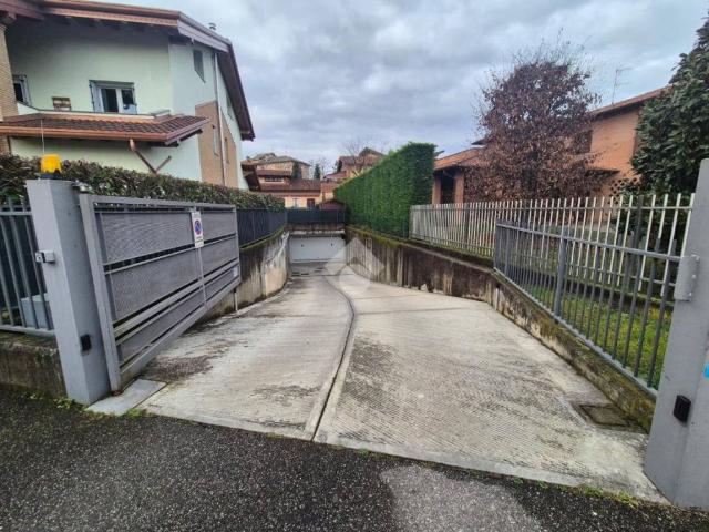 Box in vendita a Cornate D'adda, Lombardia