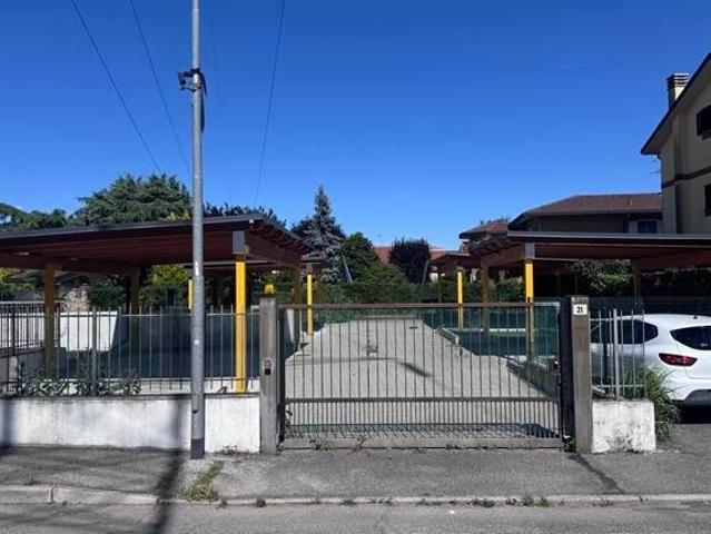 Box in vendita a Guzzafame, Correzzana