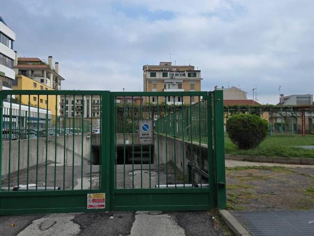 Box in vendita a Quartiere Giorgella, Corsico